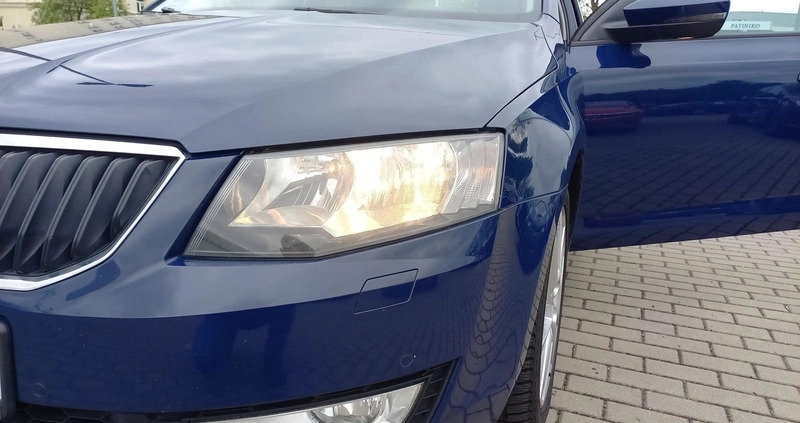 Skoda Octavia cena 43900 przebieg: 201898, rok produkcji 2016 z Poznań małe 379